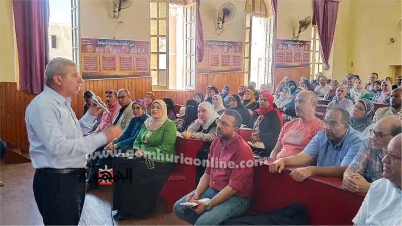 مدير تعليم دمياط يبحث سبل الإرتقاء بالعملية التعليمية