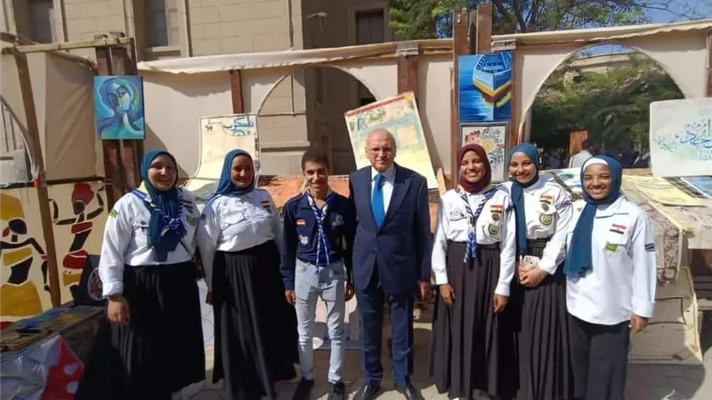 عمداء الكليات بجامعة القاهرة يواصلون استقبالهم للطلاب الجدد
