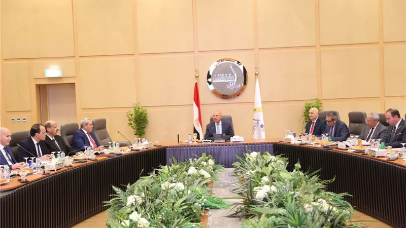 الوزير: التوسع في خدمة التجمعات السكانية للعاملين بالعاصمة الإدارية