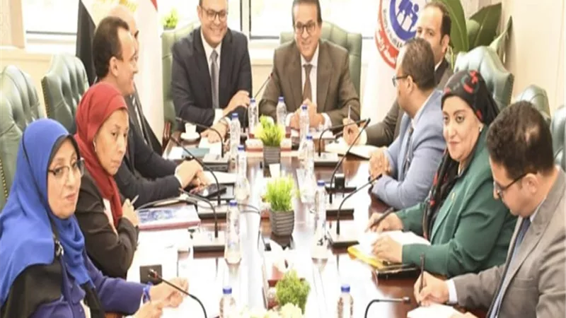 وزيرا الصحة والإسكان يبحثان سبل تعزيز التعاون المشترك فى ملف التنمية البشرية