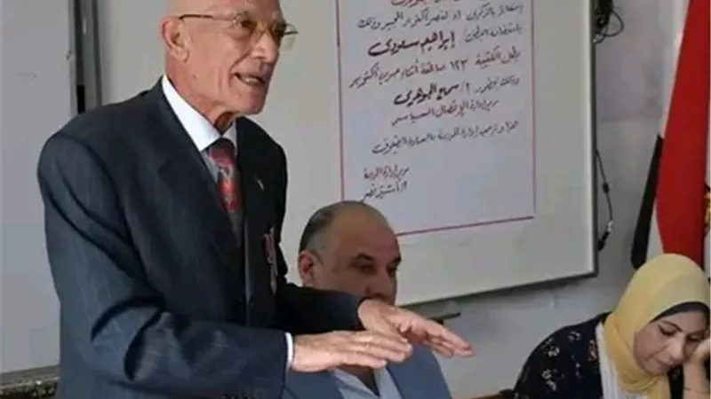 بطل الكتيبة ١٣٣ صاعقة يروى لطلاب 