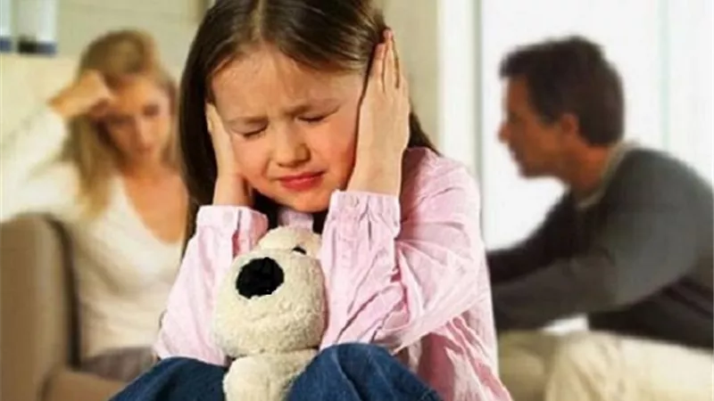 الخوف والقلق .. أبرز الآثار النفسية للخيانة الزوجية على الأطفال