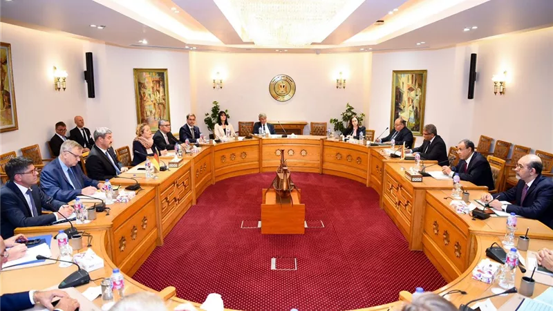 وزير الخارجية والهجرة يستقبل رئيس وزراء ولاية بافاريا الألمانية