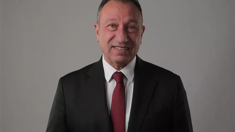 الخطيب يهنئ 