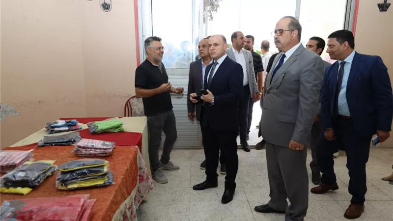 محافظ كفرالشيخ يتفقدمعرض الصناعات الحرفية واليدوية بحديقة العائلة