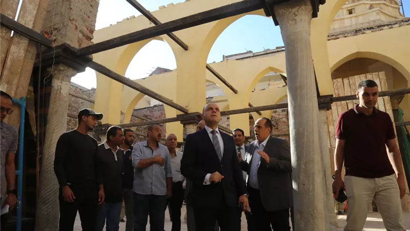 محافظ كفرالشيخ يتفقد أعمال ترميم جامع أبو المكارم الأثري بفوه