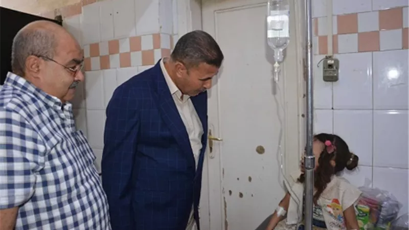 السكرتير العام يتابع الحالة مصابي حادث الطريق الدائري بالمنيا
