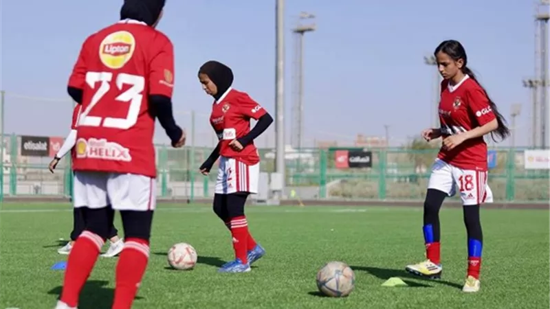 الأهلي والزمالك يتواجهان فى الكرة النسائية لأول مرة .. الموعد والقناة الناقلة