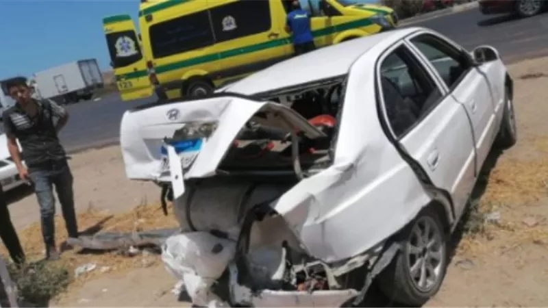 انقلاب سيارة علي طريق الاسماعيلية ووفاة الزوجة واصابة آخرين