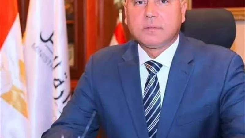 وزير الصناعة والنقل يهنئ الرئيس عبد الفتاح السيسي