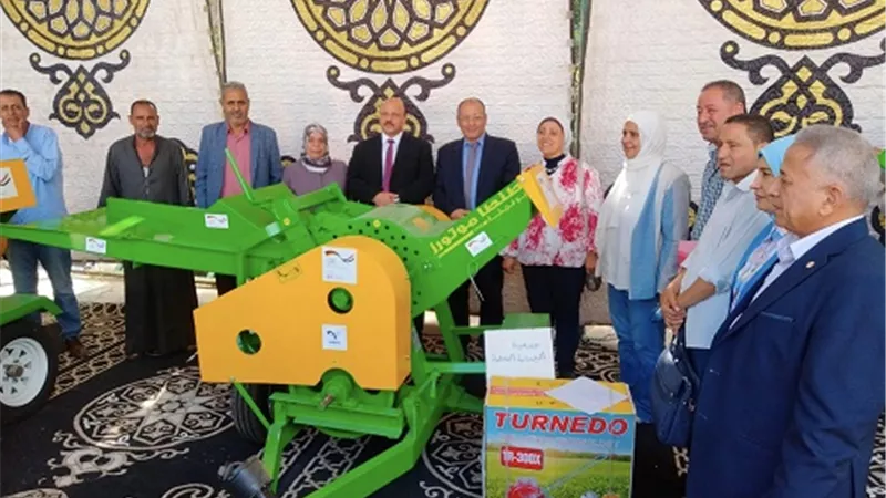 معدات زراعية لـ 5 جمعيات بالبحيرة