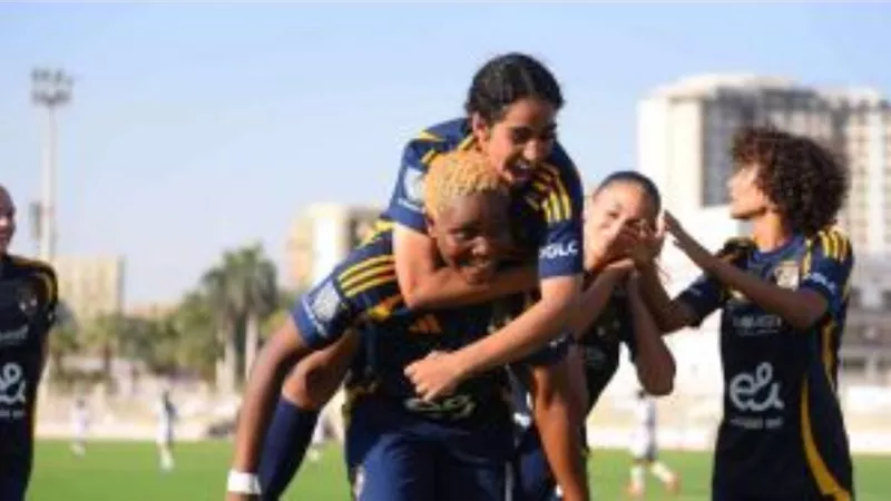 دوري الكرة النسائية.. الأهلي يتقدم على الزمالك بهدف فى الشوط الاول