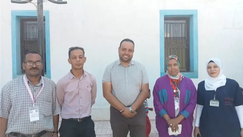 الكشف علي ٦٤١ مواطن بالقافلة الطبية بقرية خُزام بقوص