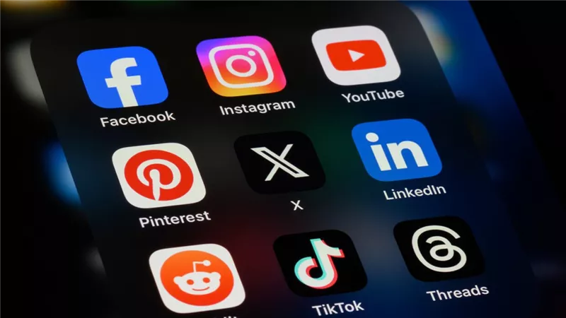 ميتا تحذف 9 آلاف إعلان احتيالي من تطبيقاتها