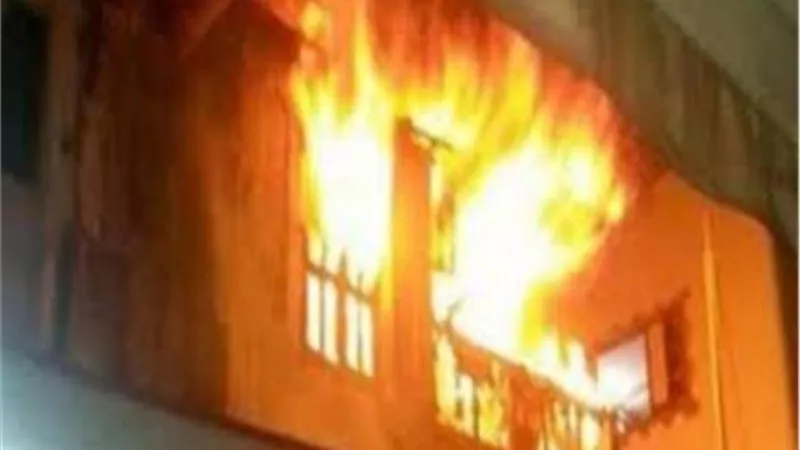حريق عمارة سكنية بدمياط نتيجة ماس كهربائى