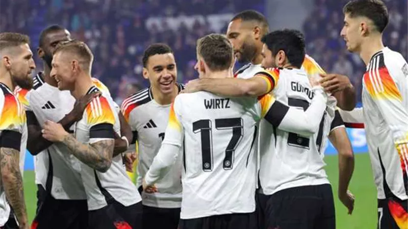 منتخب ألمانيا يكرم الرباعي المعتزل قبل مواجهة هولندا بدوري أمم أوروبا