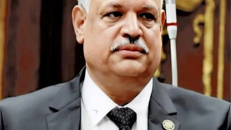 الاف الكشاكيل والكراسات والأدوات المدرسية لطلاب الخانكة
