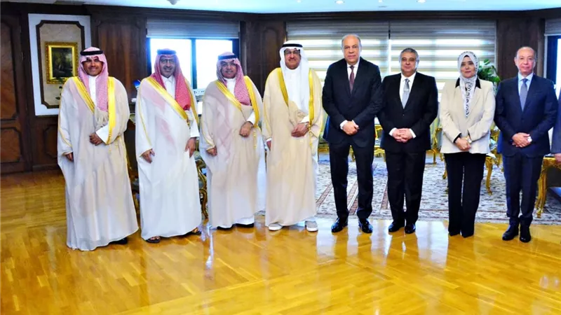 الحفني يبحث مع وزير الدولة وعضو مجلس السعودي تعزيز سُبل التعاون