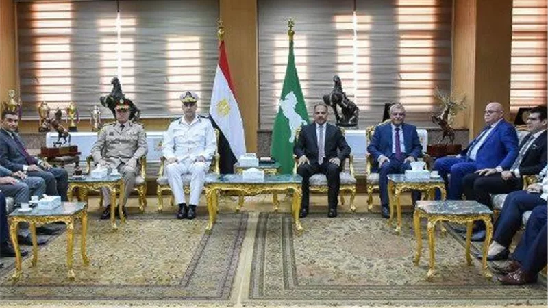 محافظ الشرقية يستقبل المهنئين بذكرى انتصارات أكتوبر
