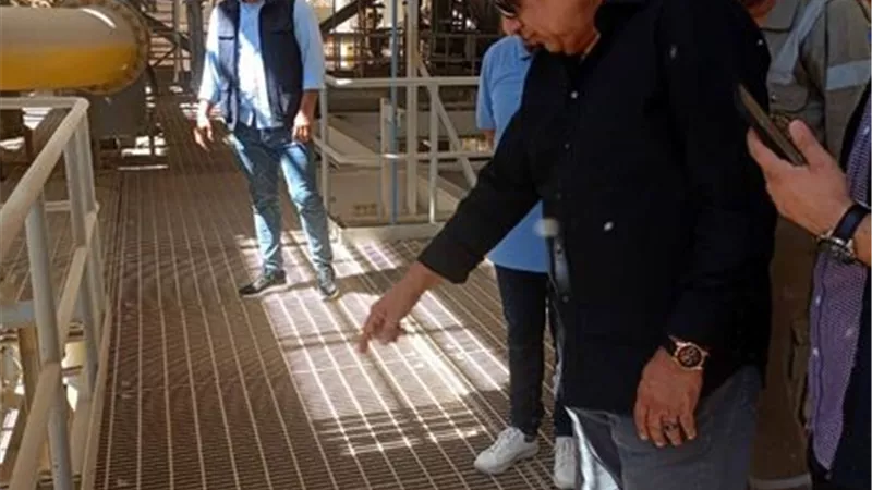 وزير الكهرباء فى زيارة مفاجئة لمحطة توليد كهرباء العين السخنة بالسويس