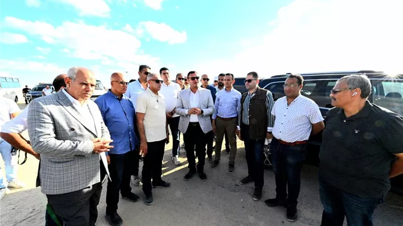 وزير الإسكان يتفقد موقف تنفيذ وحدات 