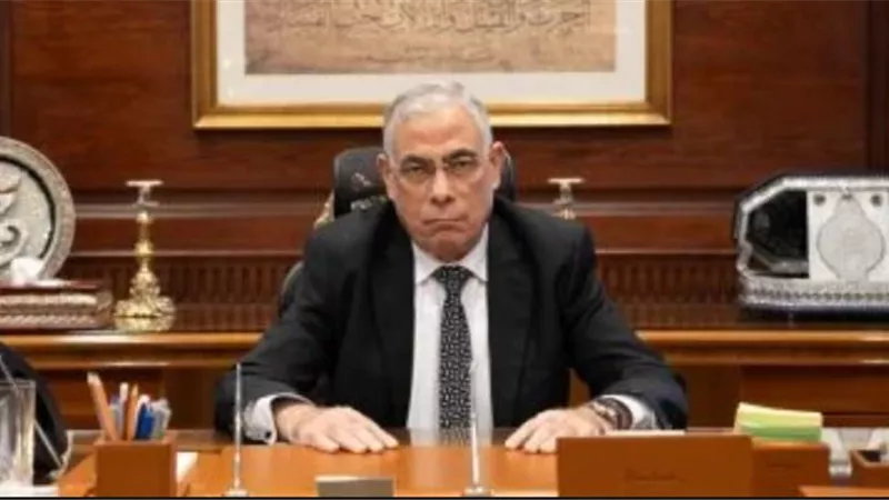 النائب العام يأمر بالتحقيق في واقعة نشر ديوان شعري يتضمن ازدراءً للأديان