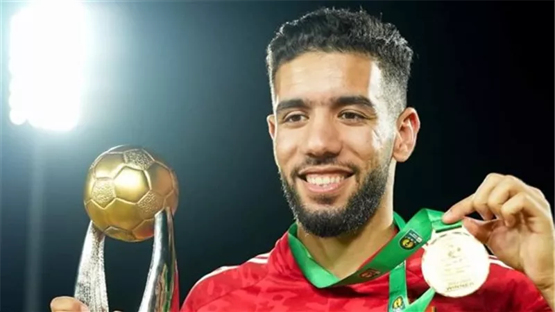 سيراميكا كليوباترا يترقب موقف أحمد قندوسي مع الأهلي لهذا السبب