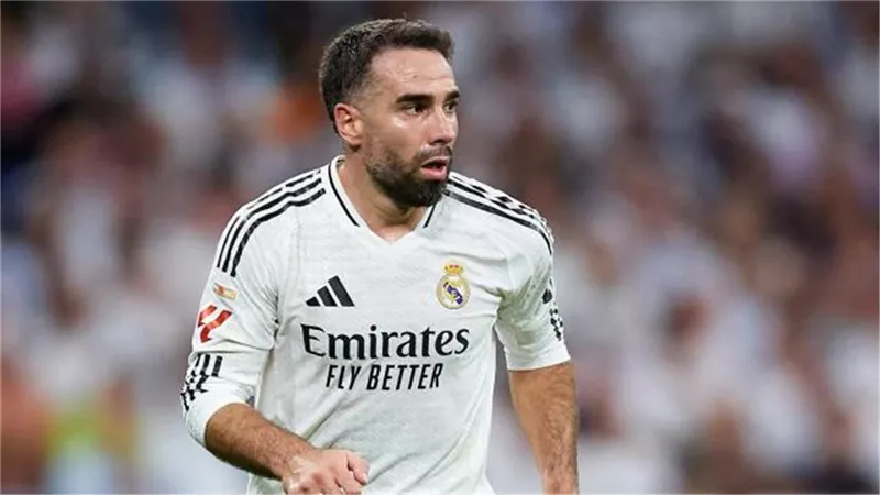 بعد إصابته بالرباط الصليبي.. ريال مدريد يحسم تجديد عقد كارفخال