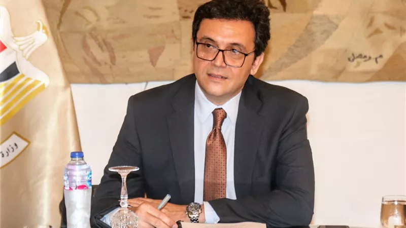 وزير الثقافة يهنئ الرئيس والشعب بذكرى نصر أكتوبر المجيدة