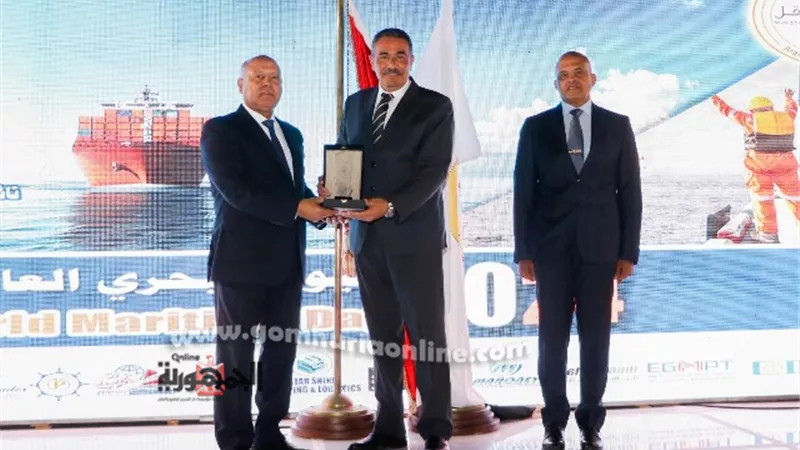 ميناء دمياط يفوز بسبق تفعيل النماذج الإليكترونية للمرور البحرى
