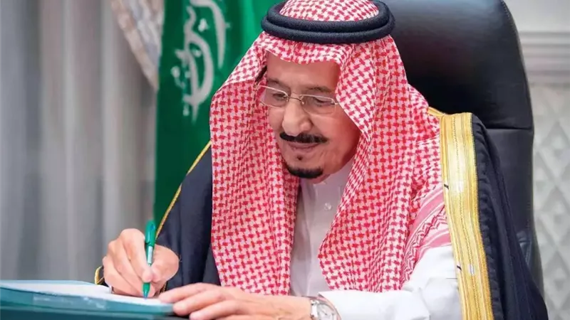 خادم الحرمين الشريفين يجري اليوم بعض الفحوصات الطبية جراء التهاب في الرئة