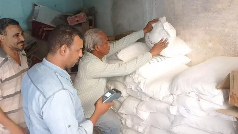 ضبط 10 أطنان دقيق قبل بيعها بالسوق السوداء