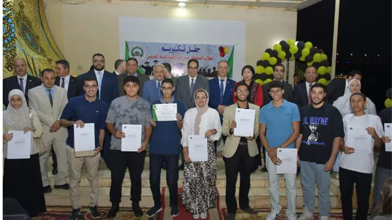 رئيس جامعة القاهرة يشهد حفل تكريم المتفوقين من أبناء هيئة التدريس