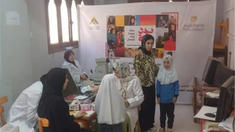 جامعة بنها تنظم قافلة طبية متخصصة فى أمراض العيون بطوخ
