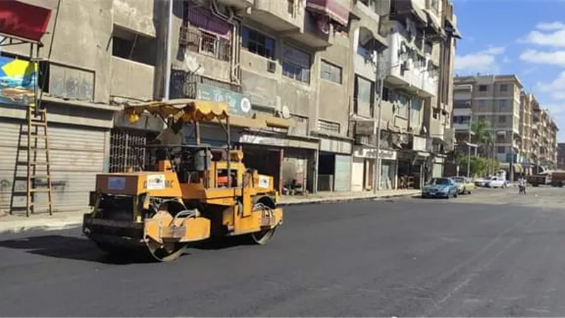 استمرار تطوير رفع كفاءة شارع محمد حسني مبارك بحي الزهور ببورسعيد