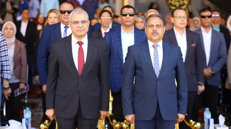 رئيس جامعة الزقازيق ومحافظ الشرقية يشهدان حفل استقبال الطلاب