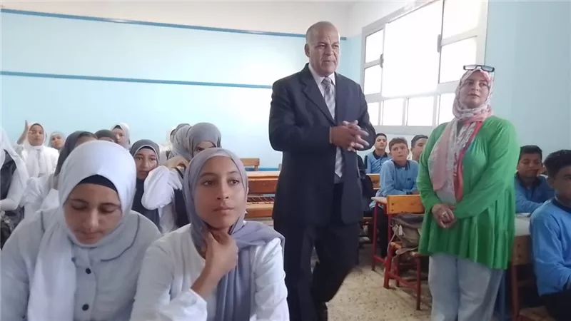 وكيل تعليم بورسعيد يستبعد مدير مدرسة