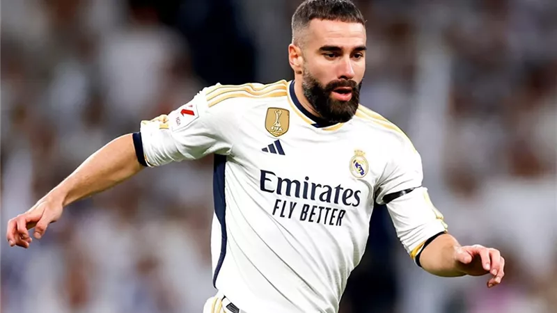من الدورى الإنجليزى.. ريال مدريد يحدد بديل كارفخال