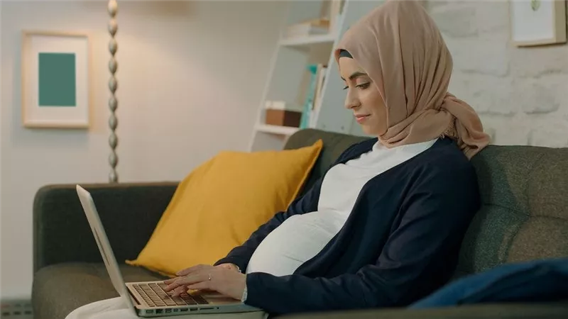 5 نصائح للحامل لتجنب التعب وقت العمل