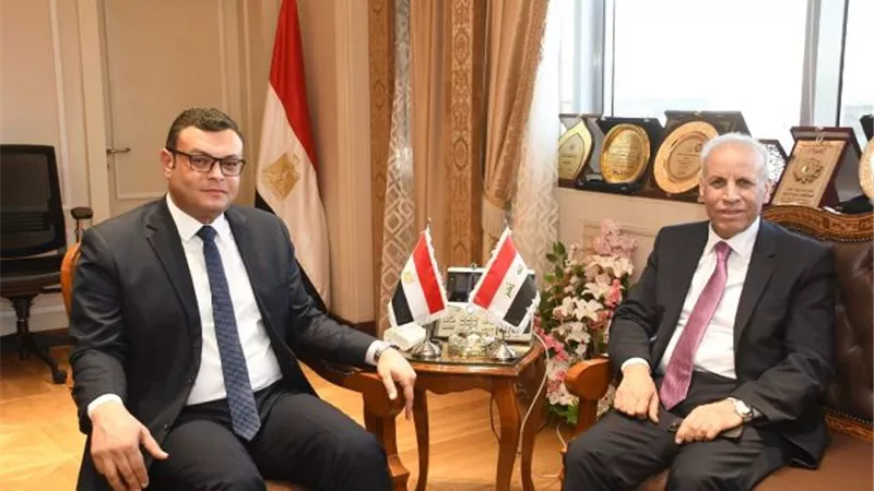 وزير الإسكان يستقبل السفير العراقى بالقاهرة لتعزيز التعاون المشترك