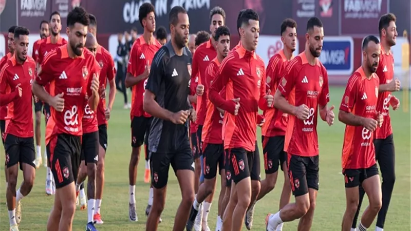 كولر يحاضر لاعبي الأهلي فى المران استعدادا للسوبر