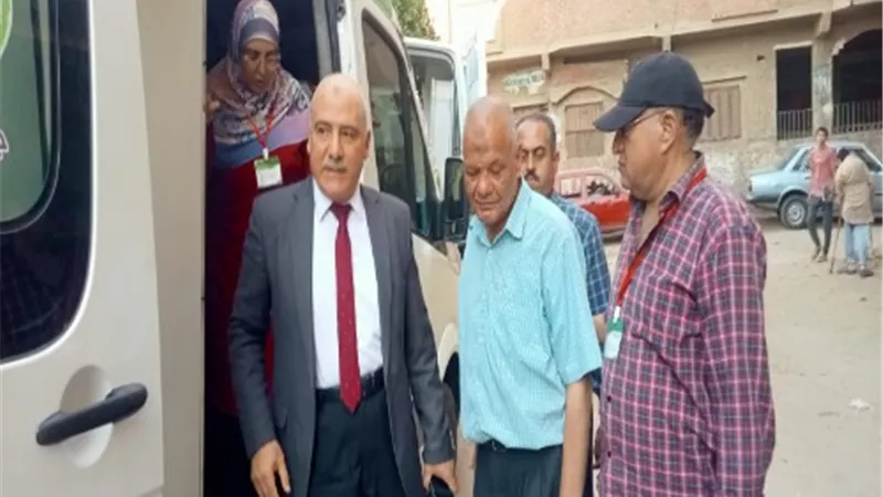 الشلقاني يحيل 2 من الأطباء وكاتب صحة للتحقيق