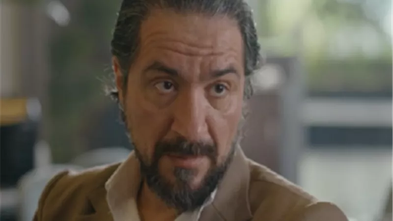 أكرم متهم بـ ضياع شقيقه بسبب معاملة والديه فى 
