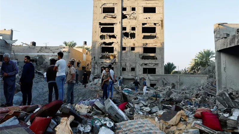 9 شهداء في قصف جديد على مخيم البريج بقطاع غزة