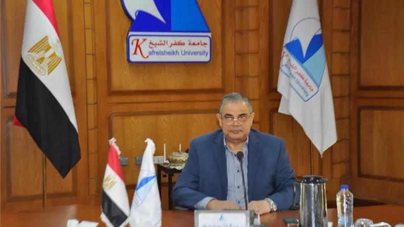 رئيس جامعة كفر الشيخ يؤكد على استمرار تقديم الدعم للطلبة الموهوبين