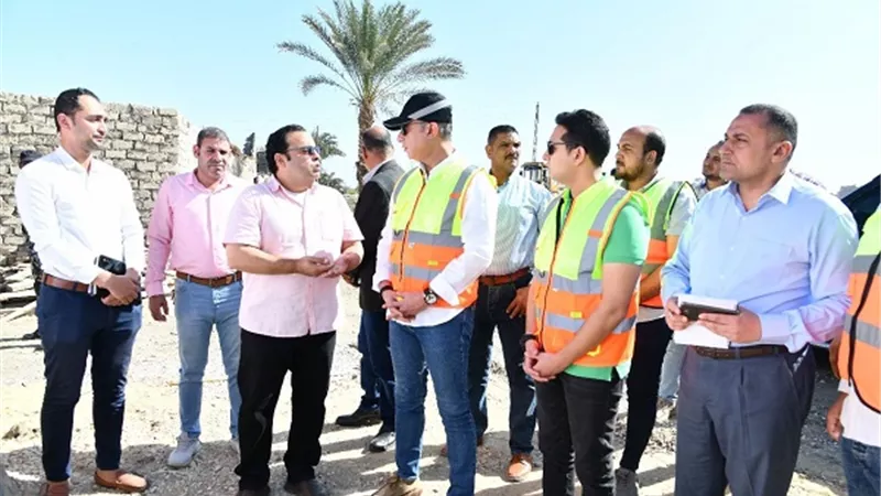 محافظ الفيوم يتفقد مشروعات 
