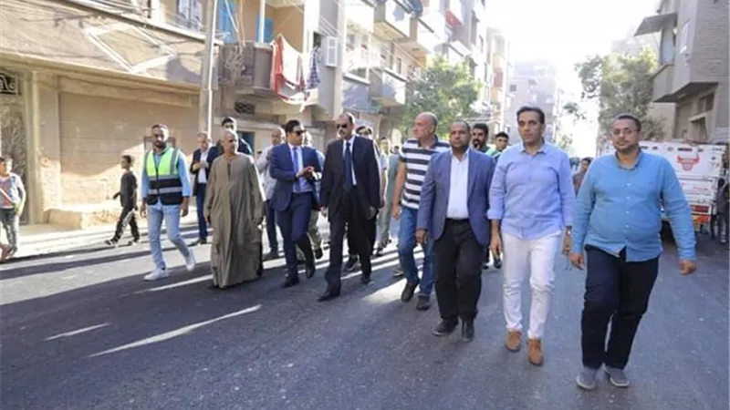 محافظ سوهاج يتفقد أعمال الرصف بمشروع تطوير كورنيش أخميم
