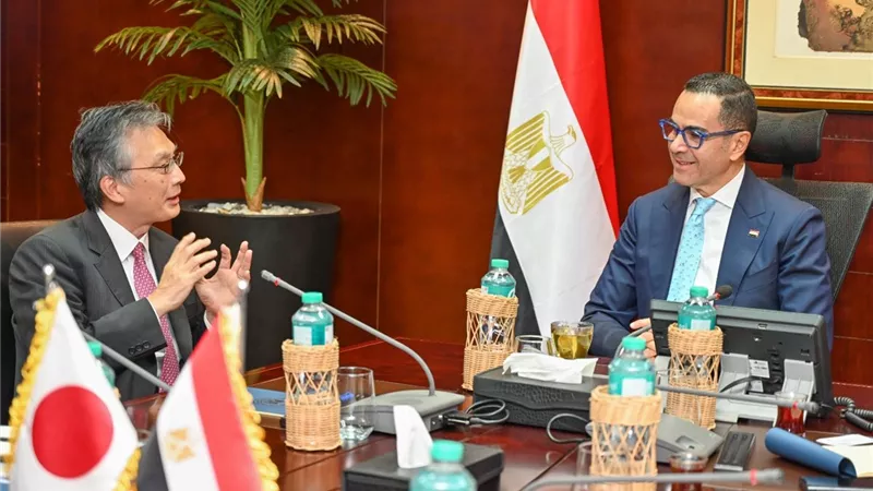 وزير الاستثمار يلتقي السفير الياباني لاستعراض إنشاء مصنع إنتاج الضفائر الكهربائية
