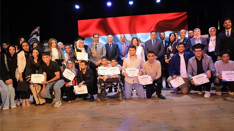 محافظ القاهرة يشهد حفل تسليم شهادات انتهاء تدريب ١٦٩ متدرب