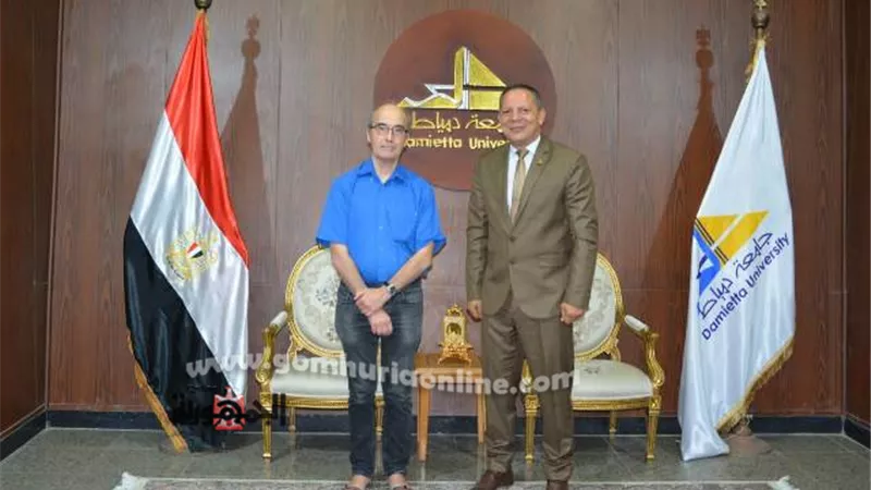رئيس جامعة دمياط يستقبل محاضر بجامعة أورتو لينس الفرنسية